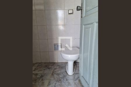 Casa à venda com 90m², 2 quartos e 3 vagas Casa à venda com 90m², 2 quartos e 3 vagasBanheiro area de serviço