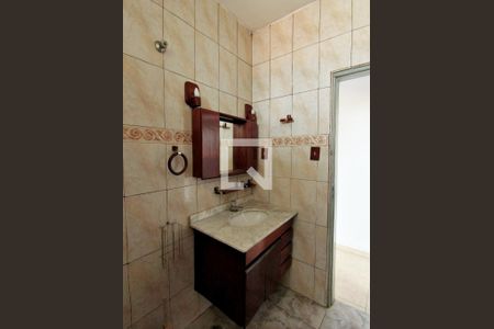 Casa à venda com 90m², 2 quartos e 3 vagasBanheiro social