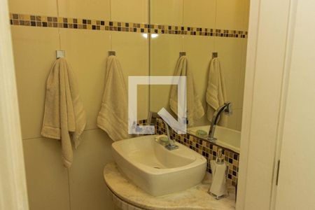 Casa à venda com 250m², 2 quartos e 2 vagas Casa à venda com 250m², 2 quartos e 2 vagasLavabo