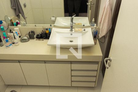 Casa à venda com 250m², 2 quartos e 2 vagas Casa à venda com 250m², 2 quartos e 2 vagasBanheiro da Suíte