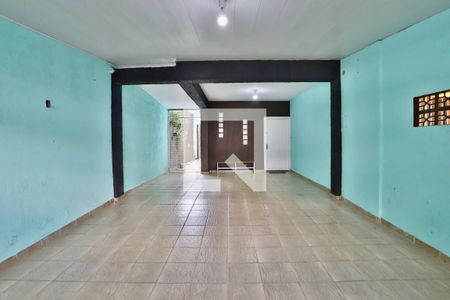 Casa à venda com 450m², 2 quartos e 4 vagas Casa à venda com 450m², 2 quartos e 4 vagasGaragem