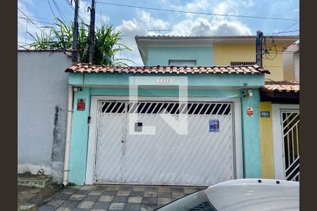 Casa à venda com 450m², 2 quartos e 4 vagas Casa à venda com 450m², 2 quartos e 4 vagasFachada