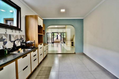 Casa à venda com 450m², 2 quartos e 4 vagas Casa à venda com 450m², 2 quartos e 4 vagasCozinha