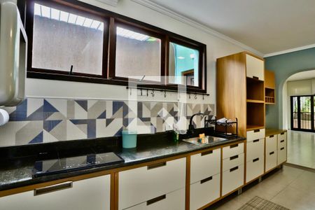 Casa à venda com 450m², 2 quartos e 4 vagas Casa à venda com 450m², 2 quartos e 4 vagasCozinha