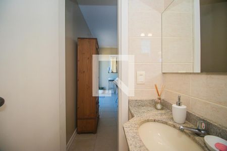 Apartamento à venda com 220m², 2 quartos e 3 vagasBanheiro Auxiliar