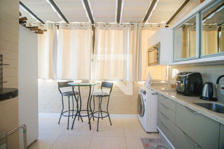 Apartamento à venda com 220m², 2 quartos e 3 vagasCobertura