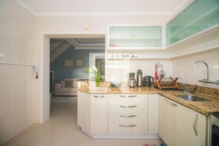 Apartamento à venda com 220m², 2 quartos e 3 vagasCozinha
