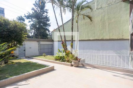 Casa para alugar com 298m², 3 quartos e 6 vagasQuintal