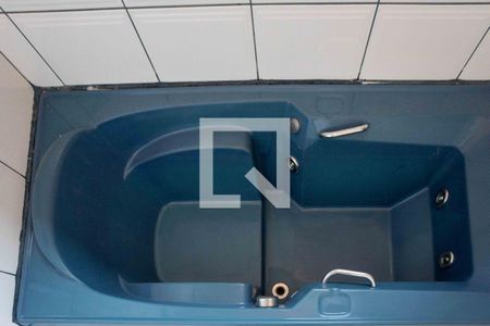 Casa para alugar com 298m², 3 quartos e 6 vagasBanheira da suite