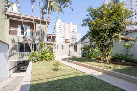 Casa para alugar com 298m², 3 quartos e 6 vagasQuintal