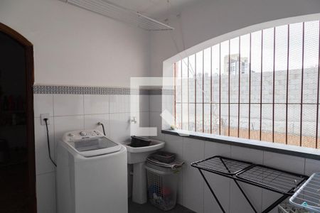 Casa para alugar com 430m², 3 quartos e 8 vagasLavanderia