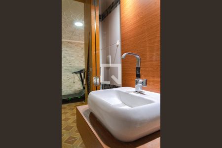 Casa para alugar com 430m², 3 quartos e 8 vagasBanheiro 6