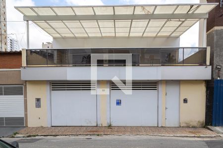 Casa para alugar com 430m², 3 quartos e 8 vagasFachada Casa
