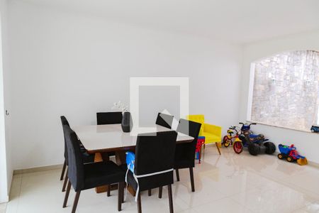 Casa para alugar com 430m², 3 quartos e 8 vagasSala