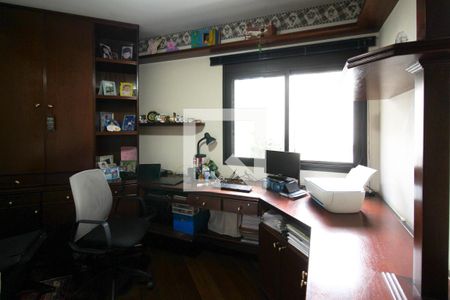 Apartamento à venda com 142m², 4 quartos e 2 vagas Apartamento à venda com 142m², 4 quartos e 2 vagasEscritório