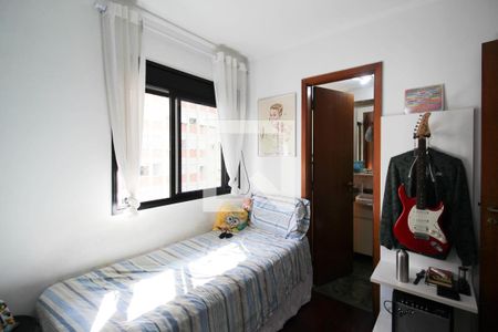 Apartamento à venda com 142m², 4 quartos e 2 vagas Apartamento à venda com 142m², 4 quartos e 2 vagasQuarto