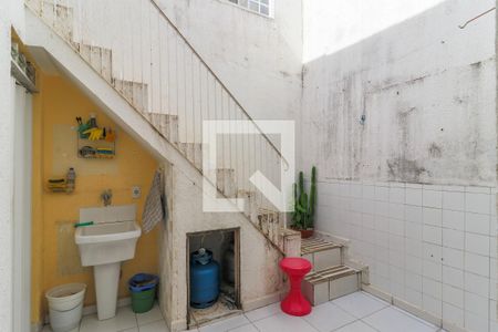 Casa à venda com 120m², 2 quartos e sem vaga Casa à venda com 120m², 2 quartos e sem vagaQuintal
