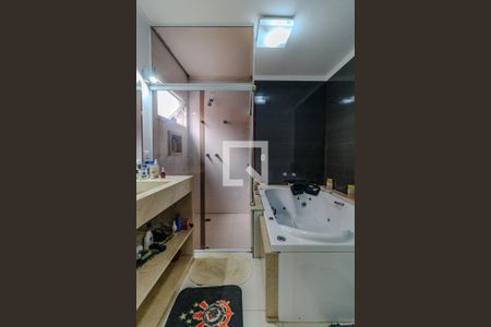 Casa à venda com 325m², 3 quartos e 4 vagas Casa à venda com 325m², 3 quartos e 4 vagasBanheiro da Suíte 2