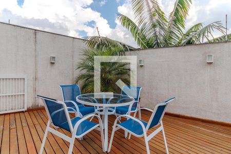 Casa à venda com 325m², 3 quartos e 4 vagas Casa à venda com 325m², 3 quartos e 4 vagasÁrea externa