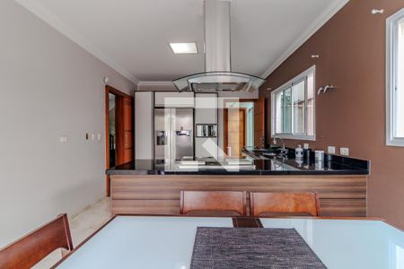 Casa à venda com 325m², 3 quartos e 4 vagas Casa à venda com 325m², 3 quartos e 4 vagasCozinha
