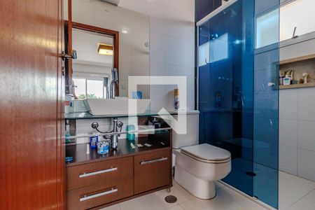 Casa à venda com 325m², 3 quartos e 4 vagas Casa à venda com 325m², 3 quartos e 4 vagasBanheiro da Suíte 3