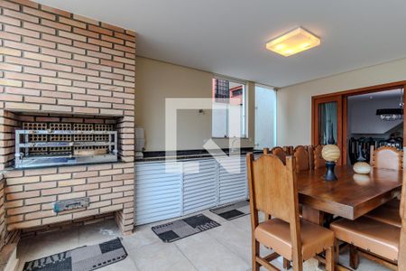 Casa à venda com 325m², 3 quartos e 4 vagas Casa à venda com 325m², 3 quartos e 4 vagasEspaço Gourmet