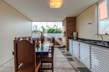Casa à venda com 325m², 3 quartos e 4 vagas Casa à venda com 325m², 3 quartos e 4 vagasEspaço Gourmet