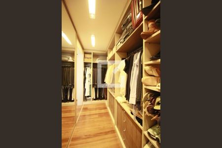 Apartamento à venda com 176m², 3 quartos e 3 vagasCloset do quarto 2