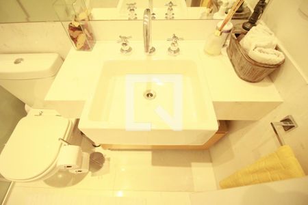 Apartamento à venda com 176m², 3 quartos e 3 vagasBanheiro 3