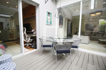 Apartamento à venda com 176m², 3 quartos e 3 vagasArea de Lazer e Gourmet