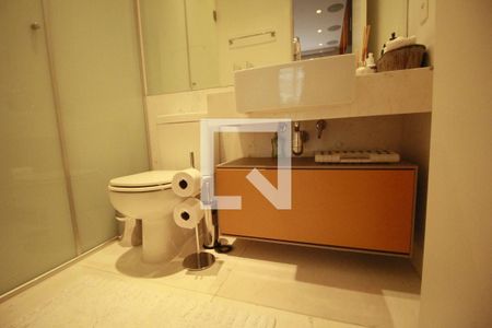 Apartamento à venda com 176m², 3 quartos e 3 vagasBanheiro 3