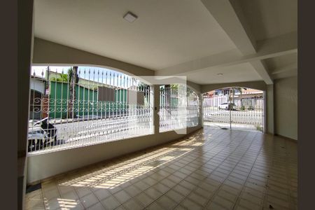 Casa à venda com 149m², 2 quartos e 3 vagasGaragem