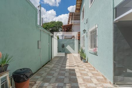 Casa à venda com 158m², 5 quartos e 3 vagas Casa à venda com 158m², 5 quartos e 3 vagasEntrada