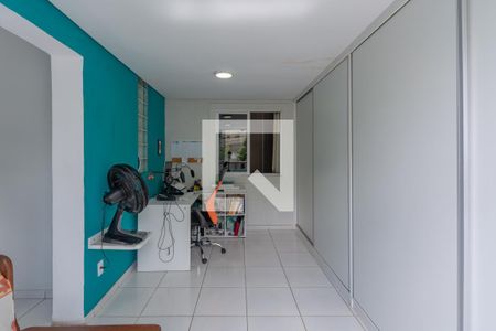 Casa à venda com 158m², 5 quartos e 3 vagas Casa à venda com 158m², 5 quartos e 3 vagasQuarto 2 - Escritório