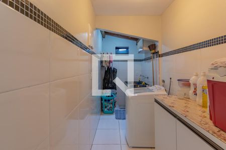 Casa à venda com 158m², 5 quartos e 3 vagas Casa à venda com 158m², 5 quartos e 3 vagasÁrea de Serviço