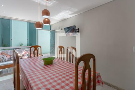 Casa à venda com 158m², 5 quartos e 3 vagas Casa à venda com 158m², 5 quartos e 3 vagasCopa