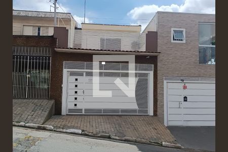 Casa à venda com 150m², 3 quartos e 2 vagas Casa à venda com 150m², 3 quartos e 2 vagasFachada
