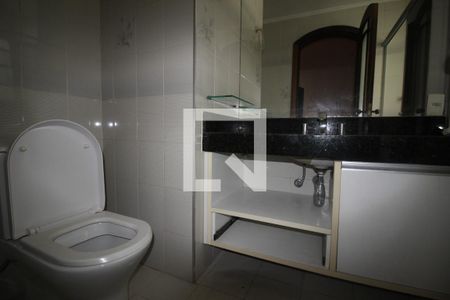 Casa para alugar com 500m², 4 quartos e 4 vagasBanheiro da Suíte 1