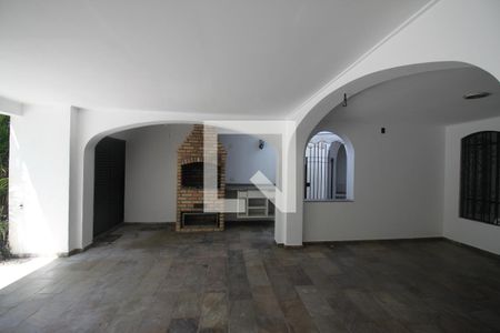 Casa para alugar com 500m², 4 quartos e 4 vagasÁrea comum - Churrasqueira