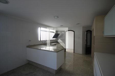 Casa para alugar com 500m², 4 quartos e 4 vagasCozinha