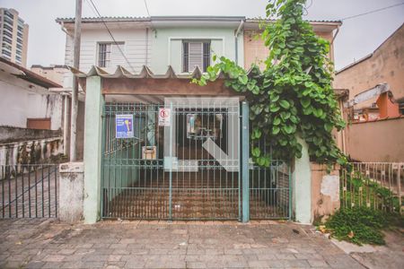 Casa à venda com 180m², 2 quartos e 1 vaga Casa à venda com 180m², 2 quartos e 1 vagaFachada