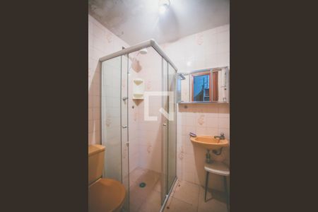 Casa à venda com 180m², 2 quartos e 1 vaga Casa à venda com 180m², 2 quartos e 1 vagaBanheiro de Serviço