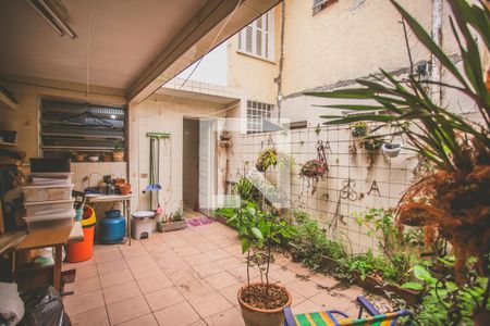 Casa à venda com 180m², 2 quartos e 1 vaga Casa à venda com 180m², 2 quartos e 1 vagaQuintal