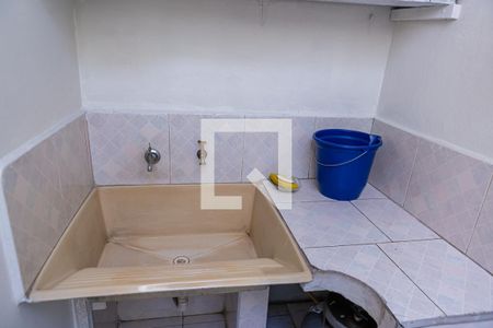 Casa à venda com 240m², 2 quartos e 2 vagas Casa à venda com 240m², 2 quartos e 2 vagasSobrado - Lavanderia