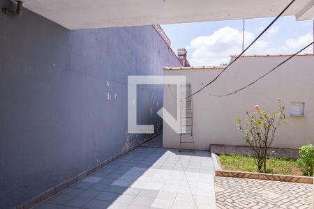 Casa à venda com 240m², 2 quartos e 2 vagas Casa à venda com 240m², 2 quartos e 2 vagasSobrado