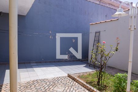 Casa à venda com 240m², 2 quartos e 2 vagas Casa à venda com 240m², 2 quartos e 2 vagasSobrado