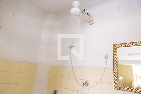 Casa à venda com 240m², 2 quartos e 2 vagas Casa à venda com 240m², 2 quartos e 2 vagasSobrado - banheiro