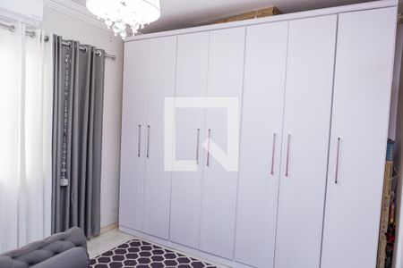 Casa à venda com 240m², 2 quartos e 2 vagas Casa à venda com 240m², 2 quartos e 2 vagasQuarto 1