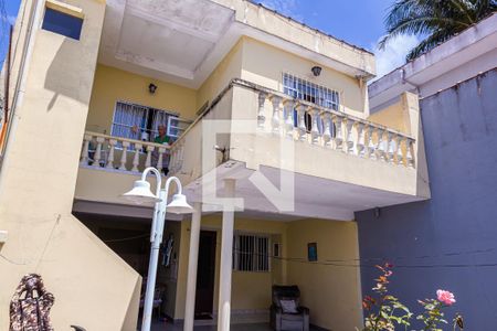 Casa à venda com 240m², 2 quartos e 2 vagas Casa à venda com 240m², 2 quartos e 2 vagasSobrado
