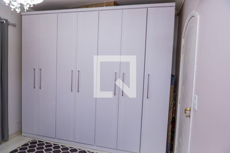 Casa à venda com 240m², 2 quartos e 2 vagas Casa à venda com 240m², 2 quartos e 2 vagasQuarto 1